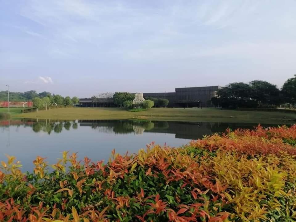 Homestay Greenway Пасир-Гуданг Экстерьер фото